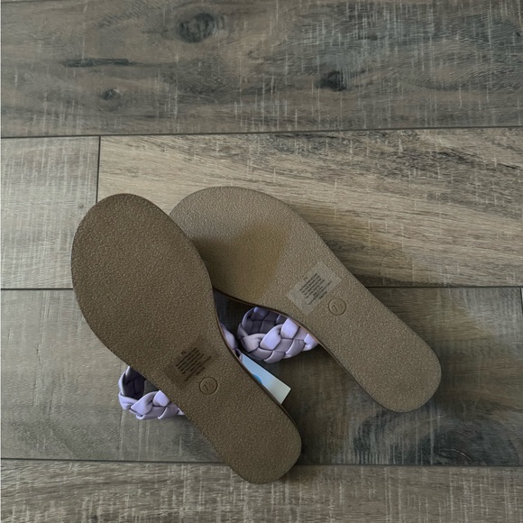 A New Day NWT Lucy Sandals 7.5 Lavender - Picture 3 of 3